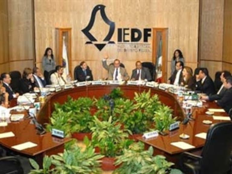 Aplaza IEDF resolución sobre gastos de campaña en delegaciones