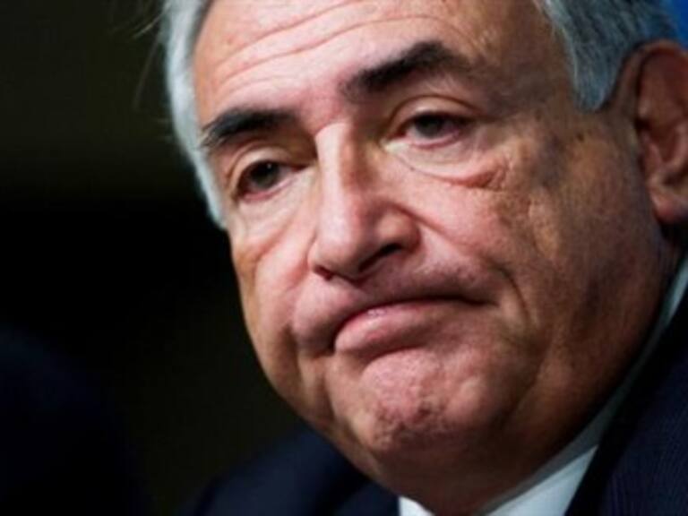 Niega defensa de Strauss-Kahn disputa por dinero con empleada de hotel