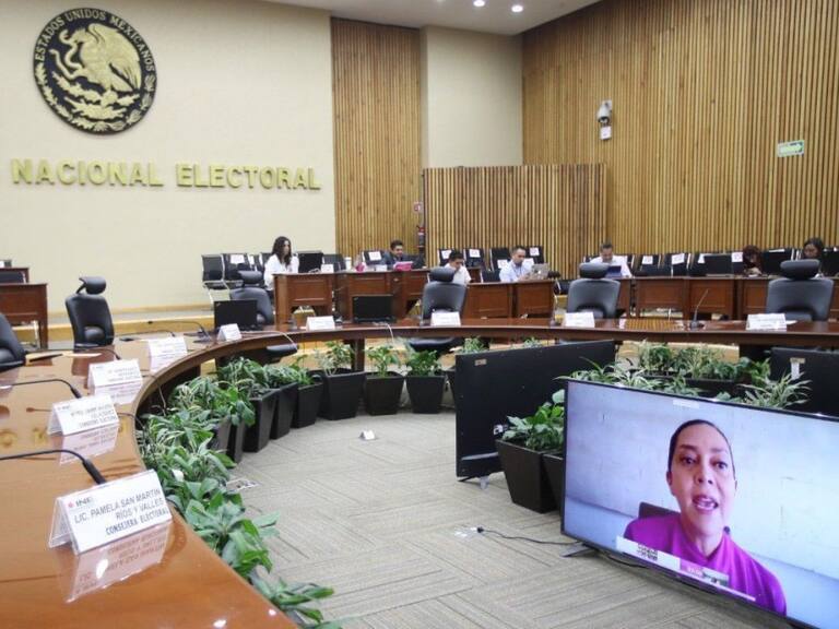 Oposición defiende al INE