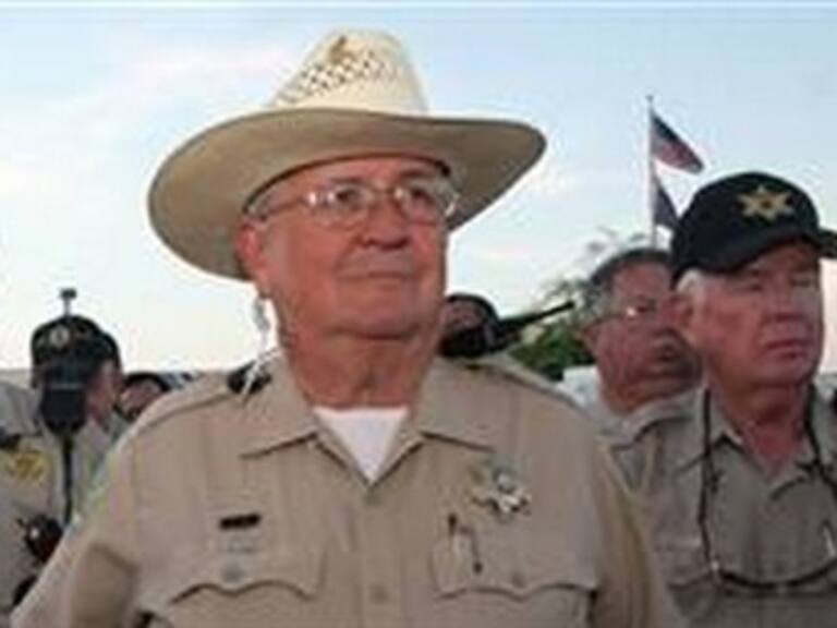 Detectan sobre con polvo sospechoso en oficina del sheriff Arpaio