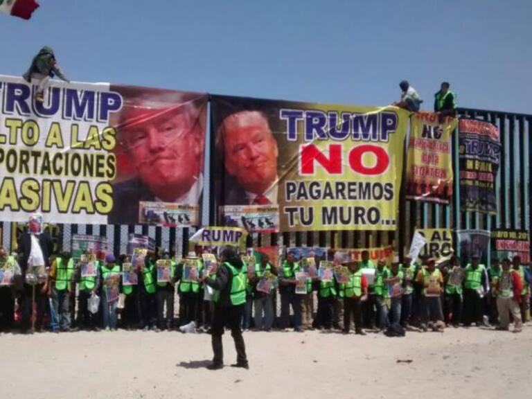 Lanzan &#039;megamentada&#039; contra Trump en Tijuana
