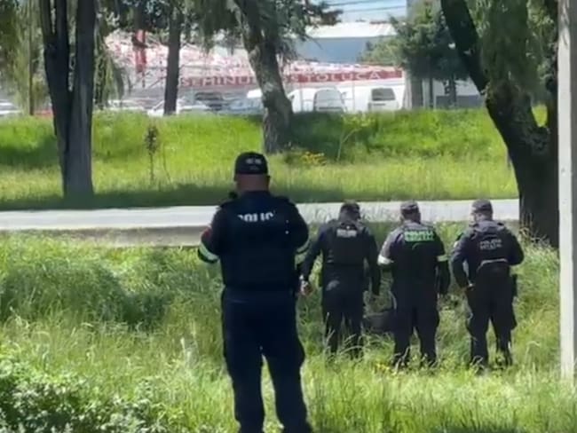 Mujer sin vida es abandonada en Paseo Tollocan; investigan posible feminicidio