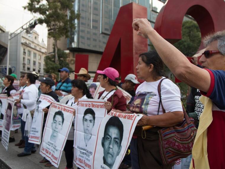 Vídeo sobre tortura en Ayotzinapa confirma violaciones a Derechos Humanos.