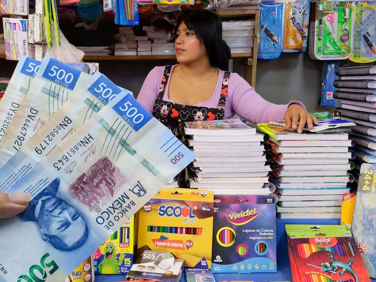 Útiles y uniformes escolares 2026: así puedes recibir hasta 1,180 pesos si estudias en una escuela pública. Getty Images
