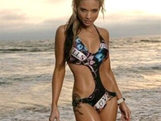 Arrestan a la modelo Simone Farrow por presunto narcotráfico desde EUA