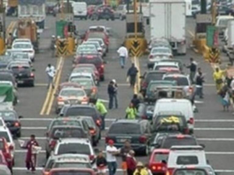 Provoca caos falla de IAVE en la México-Querétaro