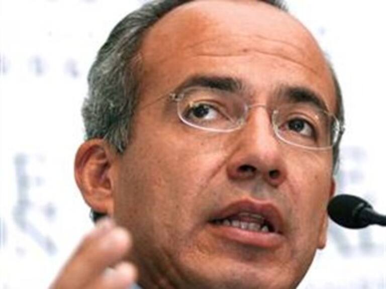 Critican priístas llamado de Calderón