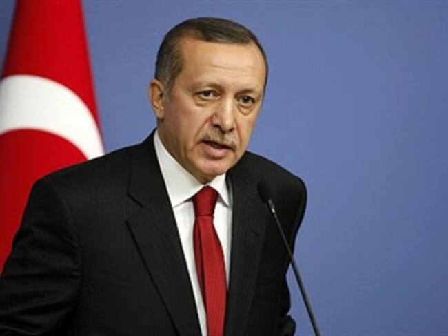 Afirma primer ministro turco Erdogan que se desbarató un complot