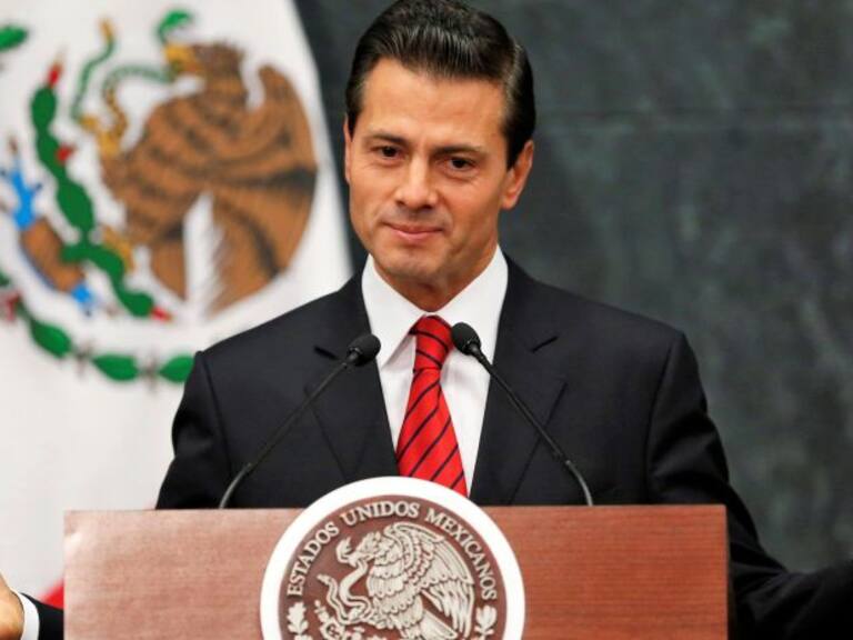 Peña Nieto celebra el Día de la Marina