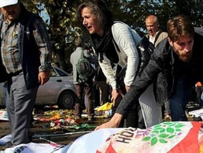 Protesta por la paz en Turquía termina en masacre