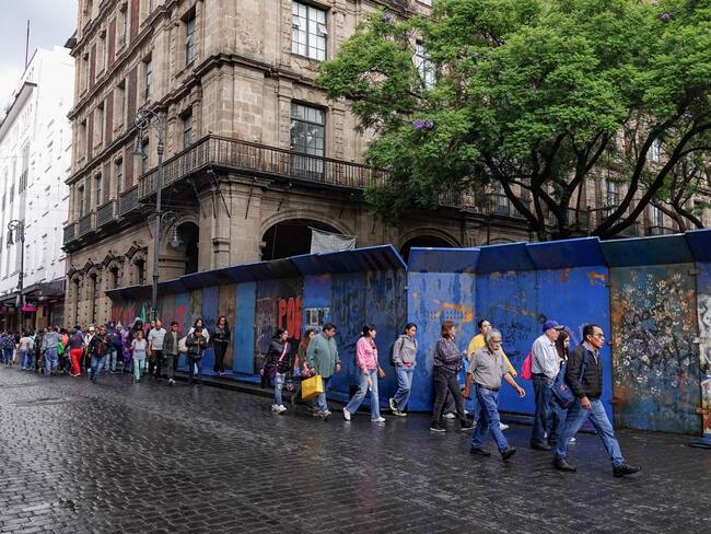 SEGOB y comerciantes del Centro Histórico revisan retiro de vallas tras arranque del Mundial