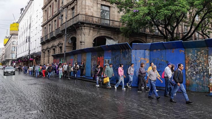 SEGOB y comerciantes del Centro Histórico revisan retiro de vallas tras arranque del Mundial