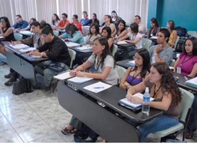 Demanda estudiante al Ceneval por irregularidades en examen