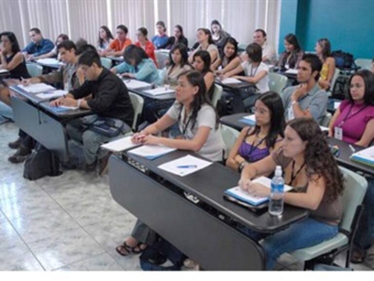 Demanda estudiante al Ceneval por irregularidades en examen
