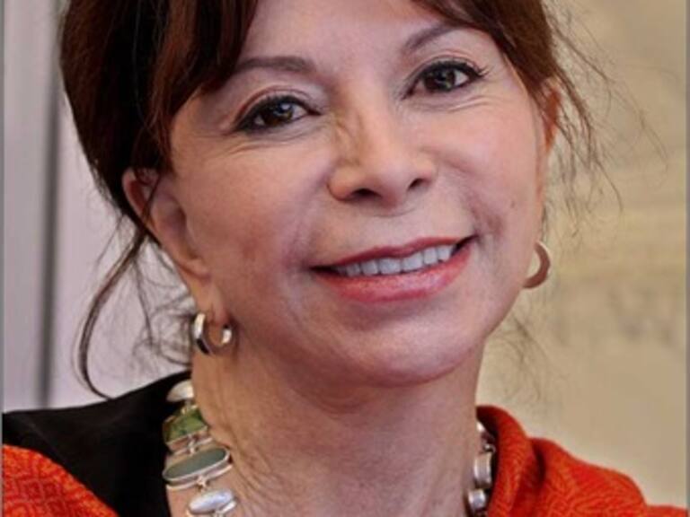 Recibió Bellas Artes a una Isabel Allende pensante, fresca y simpática