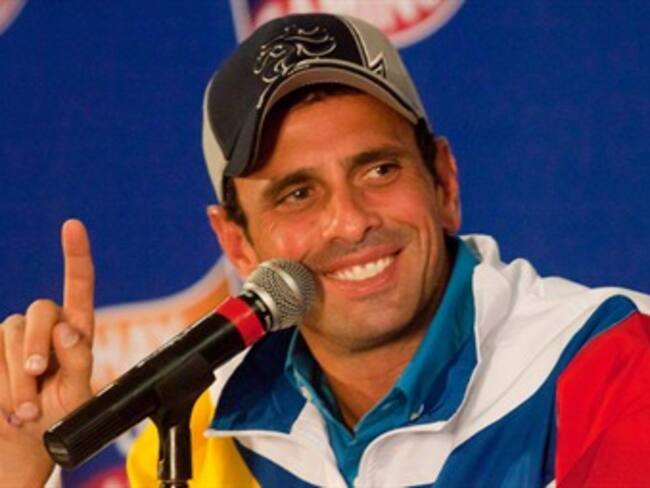 Pide Capriles a sus seguidores reclamar de forma pacífica