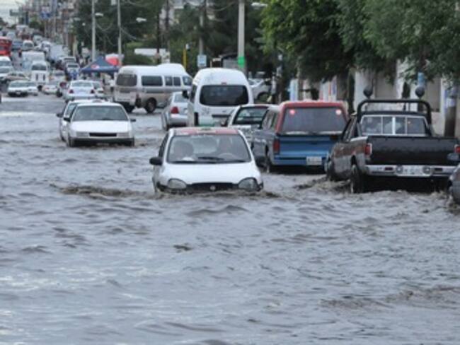 Azotan lluvias a Michoacán.