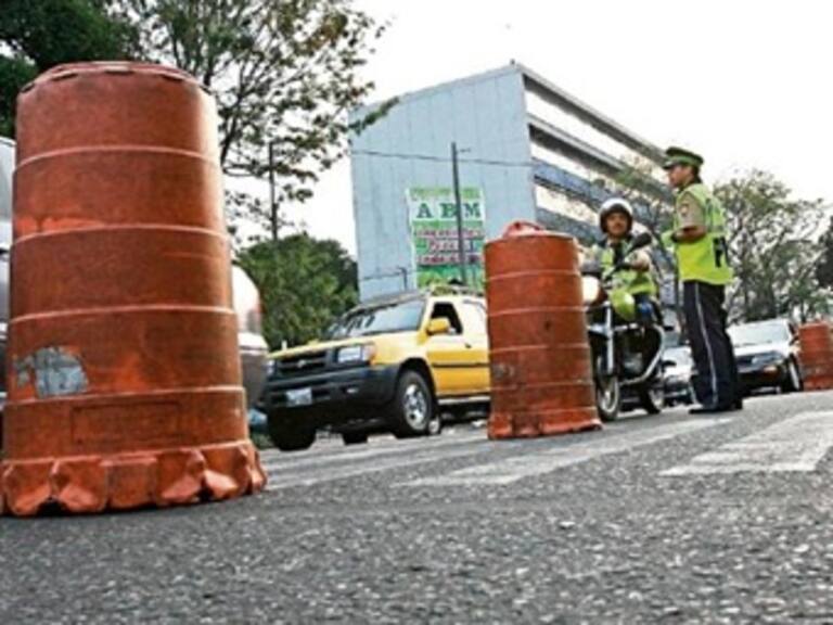 Provoca caos vehicular y enojo cierre parcial de Línea 12 del Metro