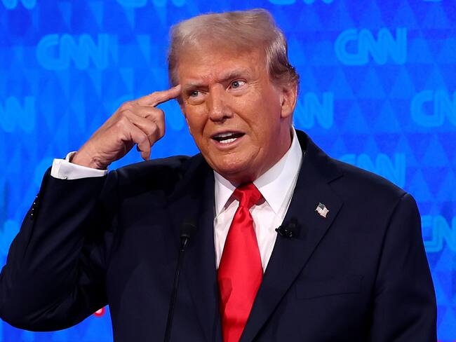 Trump amenaza a Sheinbaum con incrementar aranceles si no detiene flujo de migrantes