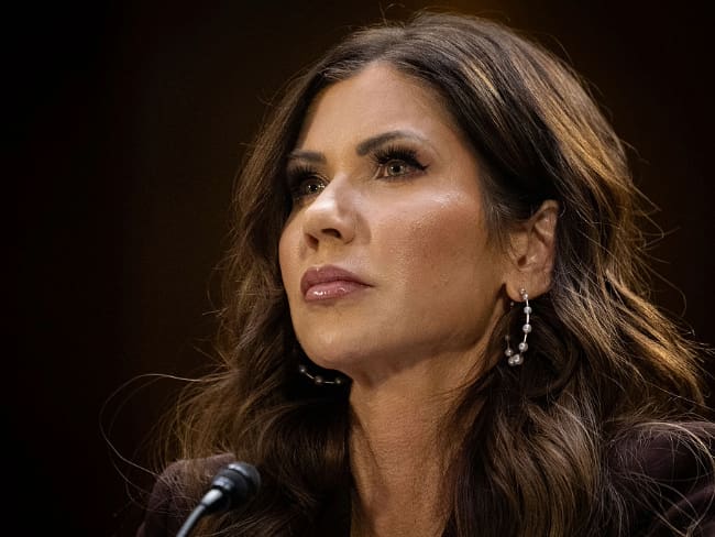 Trump degrada a Kristi Noem: Deja Seguridad Nacional y será enviada del “Escudo de las Américas”