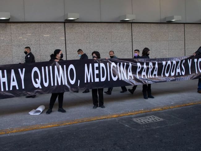 Se suma PAN a protestas para exigir abasto de medicamentos en México