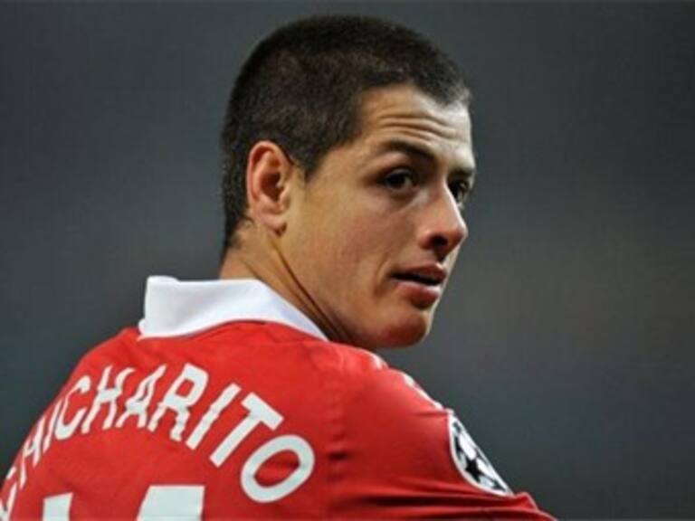 Se muestra 'Chicharito' tranquilo ante llegada de Van Persie