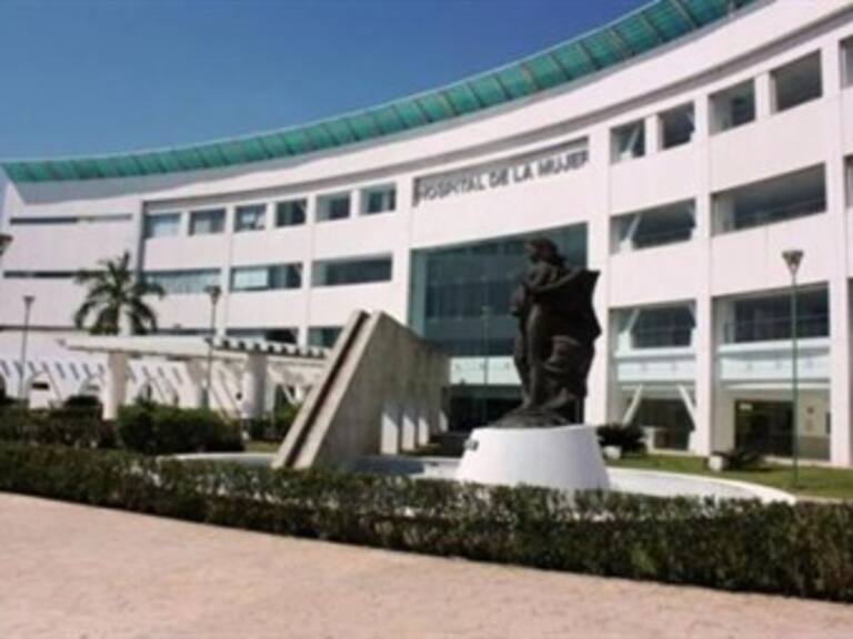 Nace bebé en baño de Hospital en Tabasco