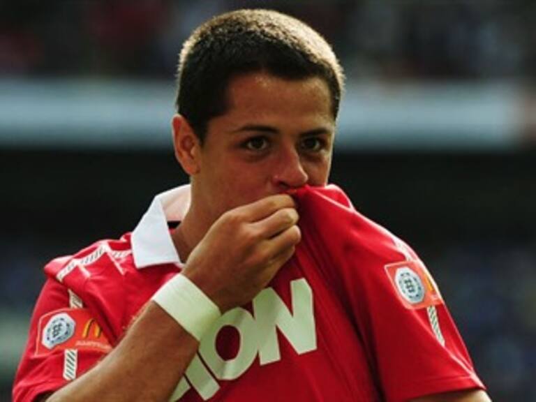 Anota 'Chicharito' en remontada de ManU para avanzar en Champions