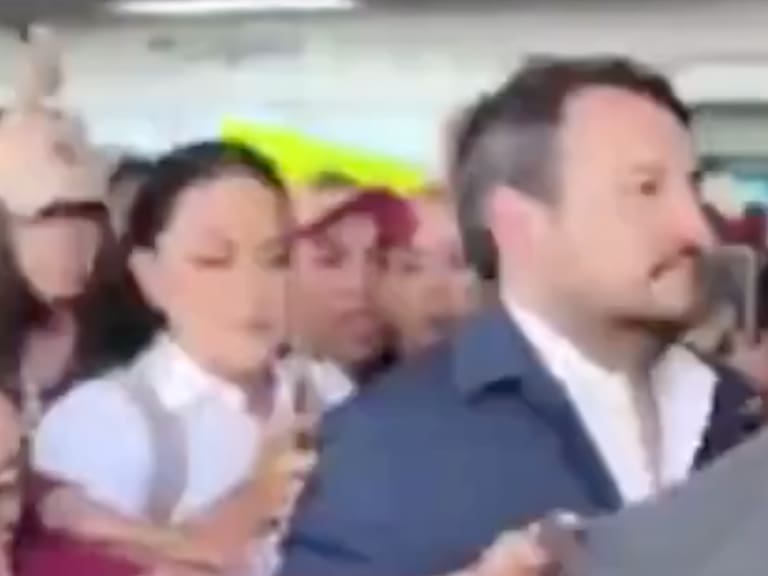 Ariadna Montiel y Andy López Beltrán fueron recibidos con protestas y consignas a su llegada a Chihuahua, previo a la marcha de Morena contra Maru Campos.