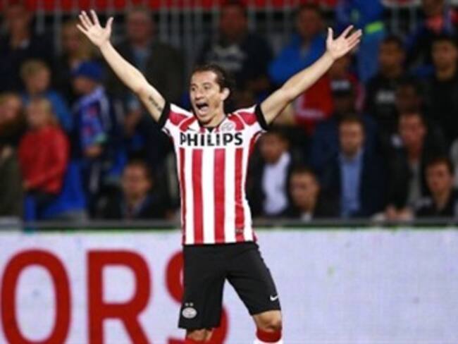 Andrés Guardado se queda en PSV