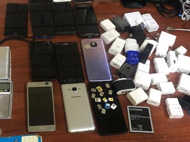 Refuerzan revisiones para detectar celulares en cárceles capitalinas