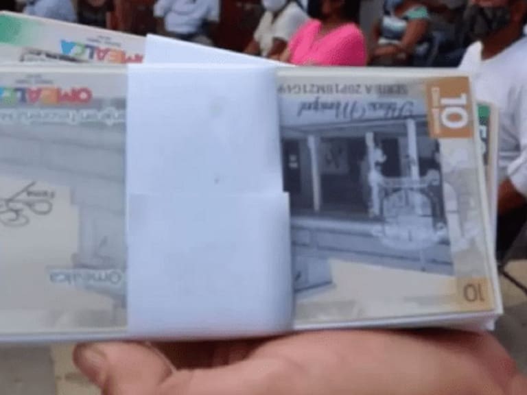Apoyan economía local; imprimen su propio dinero en municipio de Veracruz