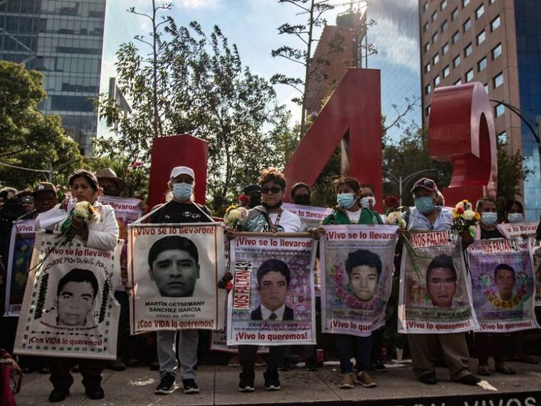 FGR deja sin polícías militares a unidad especializada en el caso Ayotzinapa
