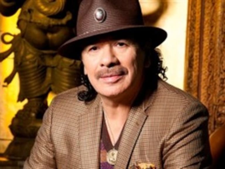 Es ‘Corazón’ de Carlos Santana, número uno en listas de ventas