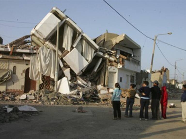 Deja 96 heridos sismo de 6.2 grados en Perú