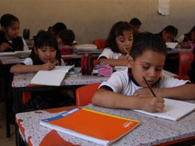Regresan a clases más de 3 millones de alumnos en el Edomex
