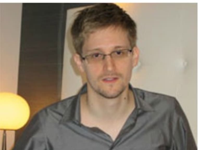 Solicita Snowden reunión con abogados y defensores de derechos humanos en Moscú