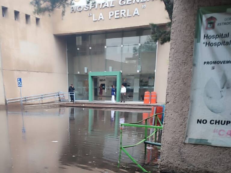 Las intensas lluvias provocaron la suspensión de servicio de urgencias en el Hospital General &quot;La Perla&quot; en Nezahualcóyotl