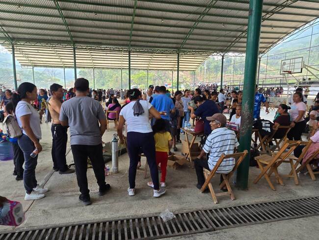 Desplazados inician el retorno a Tila bajo resguardo de la GN