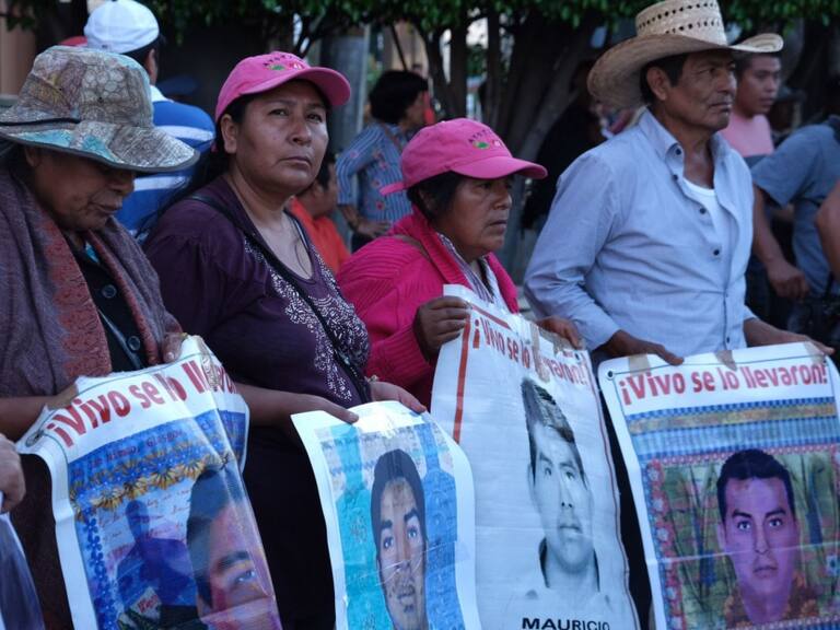 No podemos echar las campanas al vuelo en Caso Ayotzinapa: Vidulfo Rosales