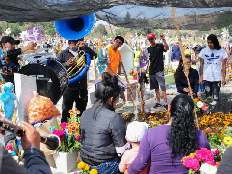 México suma 99 muertes y 994 contagios de COVID-19 en 24 horas