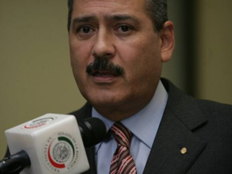 Recomienda Beltrones a legisladores leer decreto