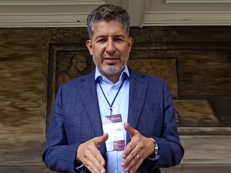 La reunion con Mario Delgado y el calendario escolar