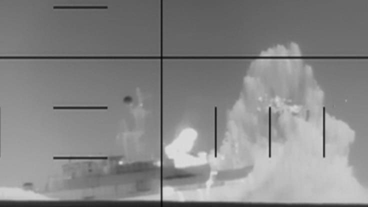 Estados Unidos hunde buque iraní con torpedo: El primer ataque así desde la Segunda Guerra Mundial