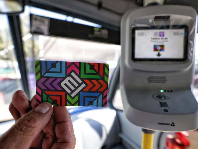 Semovi advierte a usuarios por estafas con Tarjetas de Movilidad Integrada falsas