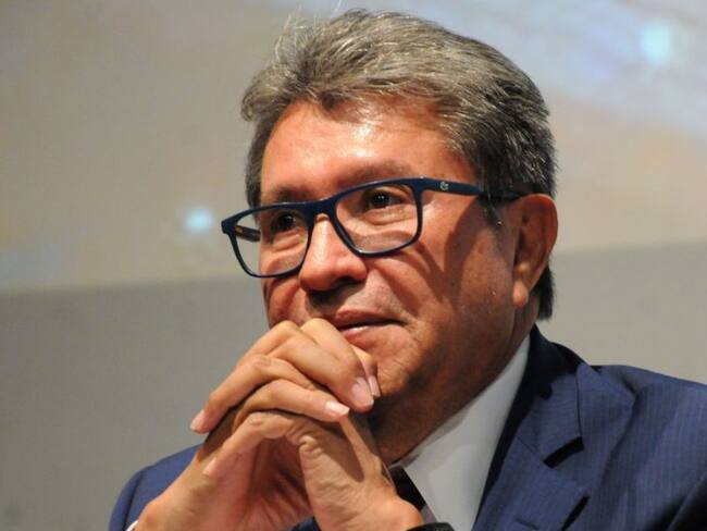 “No hay que cambiar los principios por dádivas”, responde Monreal a AMLO