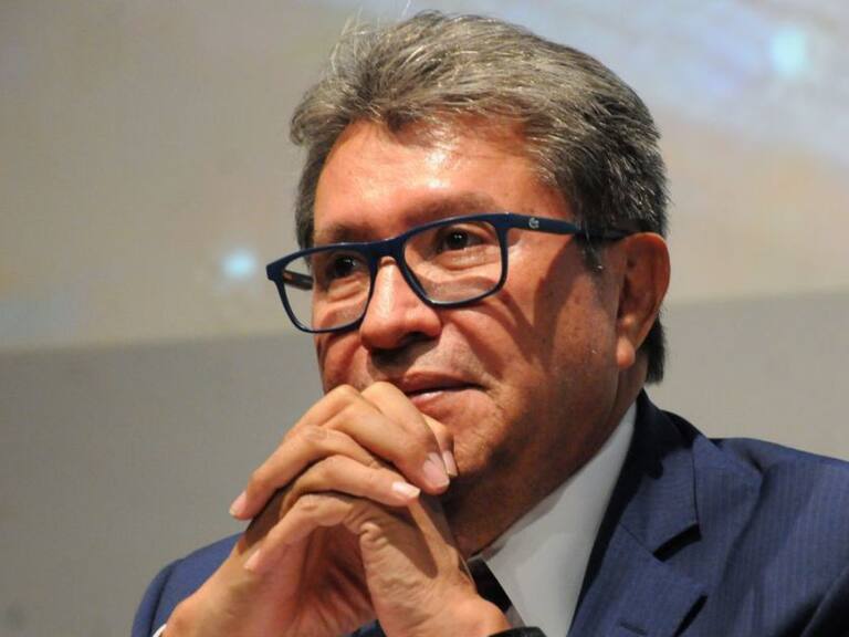 “No hay que cambiar los principios por dádivas”, responde Monreal a AMLO