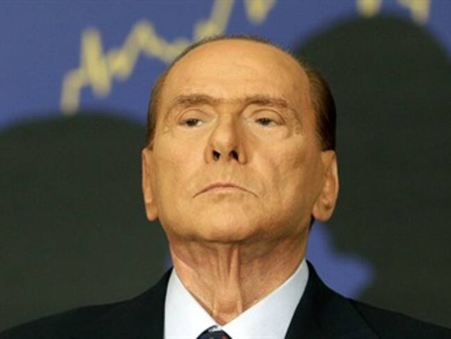 Relanza Berlusconi Forza Italia y se niega a renunciar al Senado