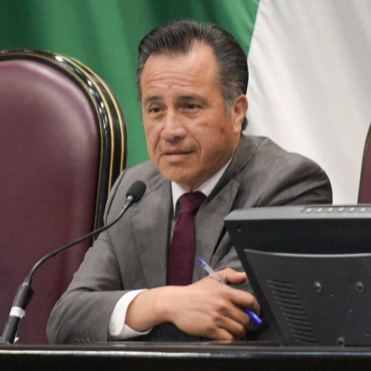 Héctor Yunes renuncia al PRI tras 45 años de militancia