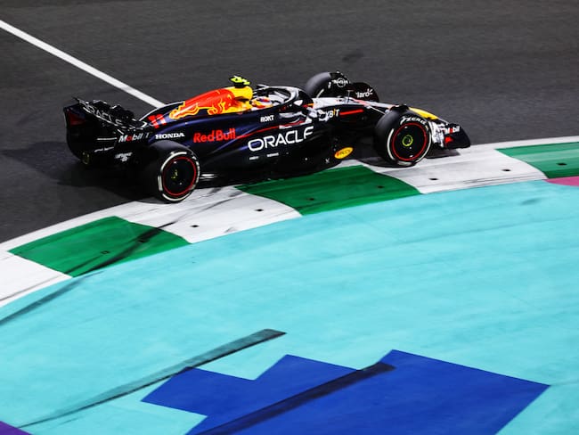 Checo Pérez queda en segundo lugar del Gran Premio Arabia Saudita 